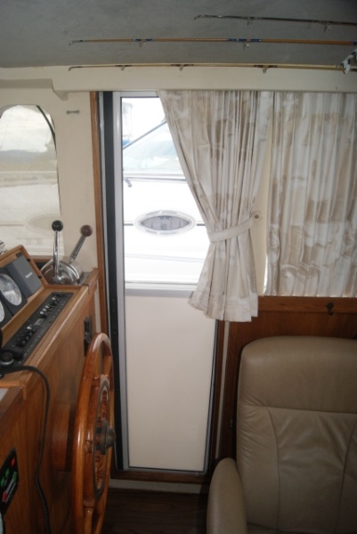 1998 Mainship 350