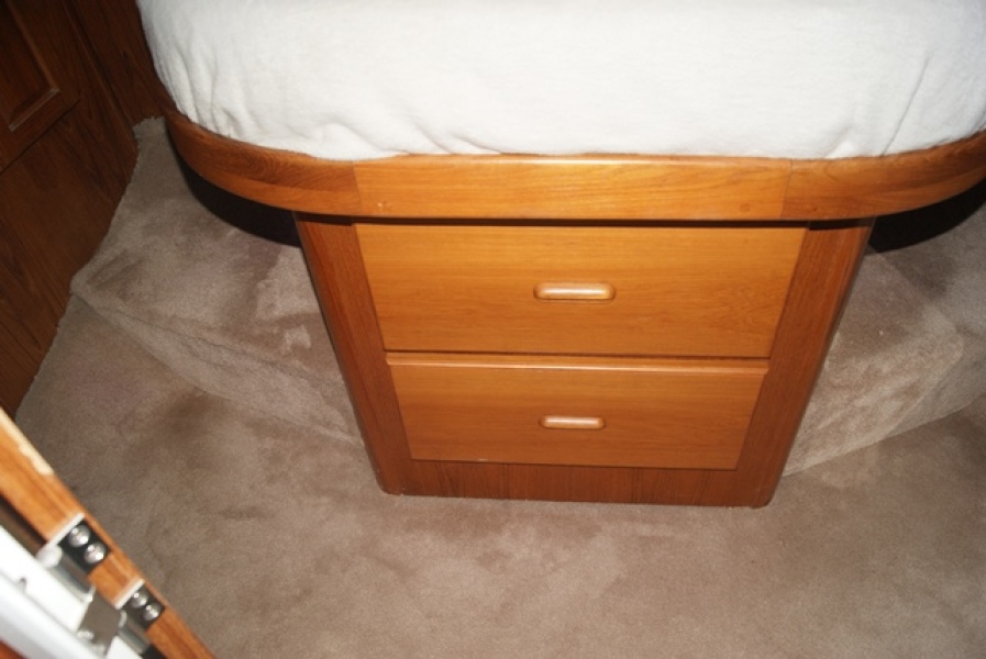 1998 Mainship 350
