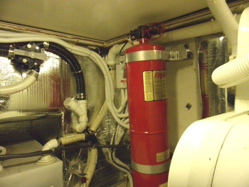 2004 Carver 466 Carver Aft Cabin