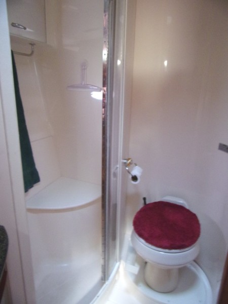 2004 Carver 466 Carver Aft Cabin