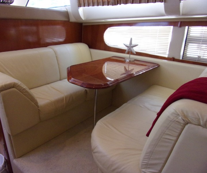 2004 Carver 466 Carver Aft Cabin