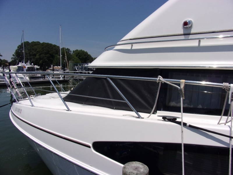 2004 Carver 466 Carver Aft Cabin