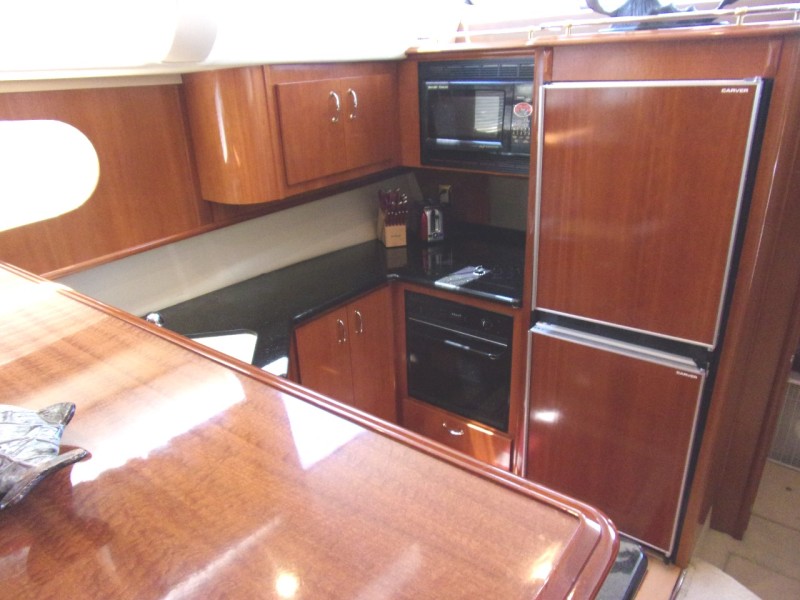 2004 Carver 466 Carver Aft Cabin