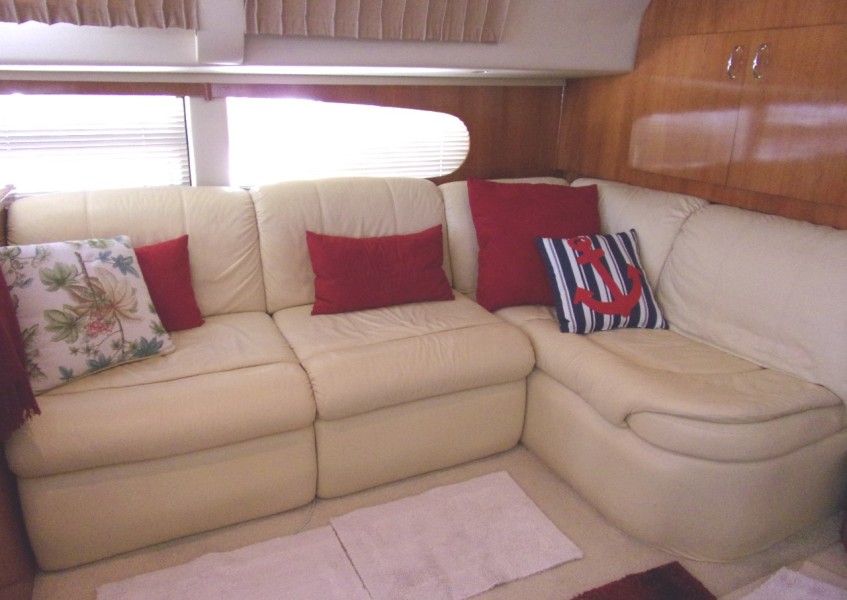 2004 Carver 466 Carver Aft Cabin