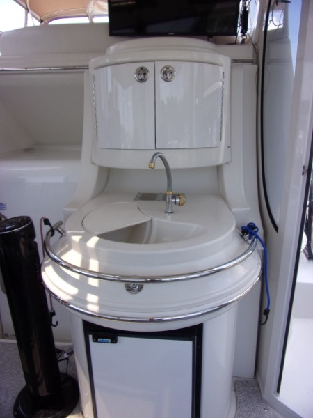 2004 Carver 466 Carver Aft Cabin