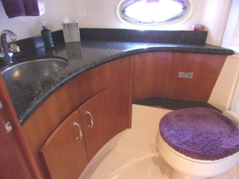 2004 Carver 466 Carver Aft Cabin