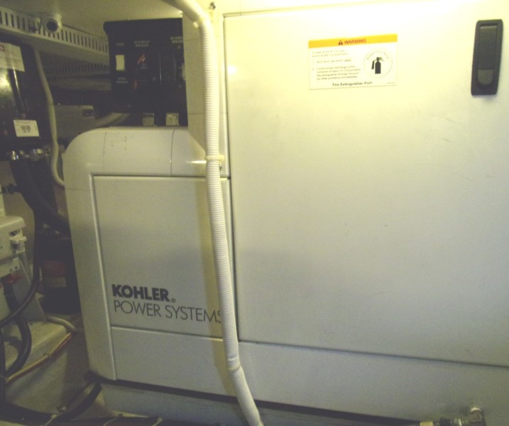 2004 Carver 466 Carver Aft Cabin