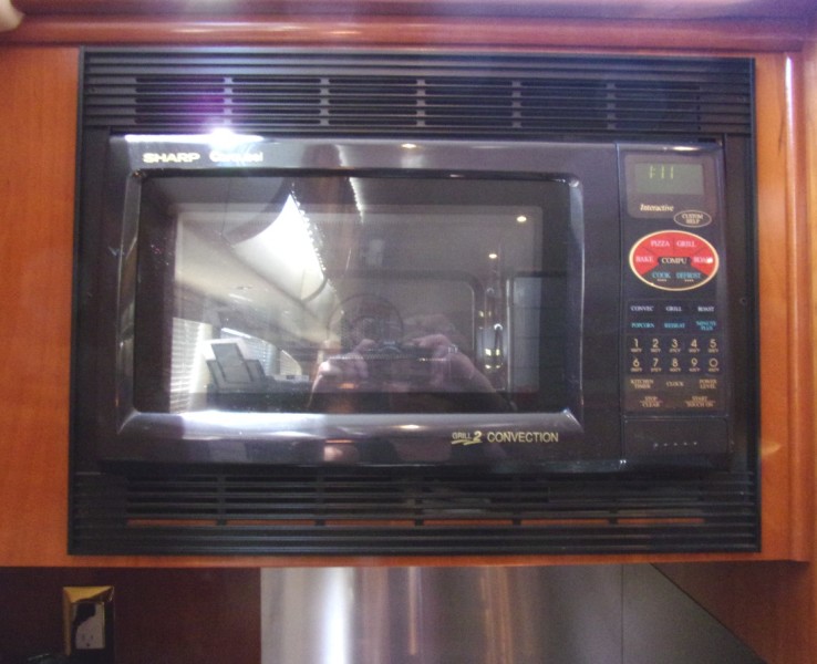 2004 Carver 466 Carver Aft Cabin