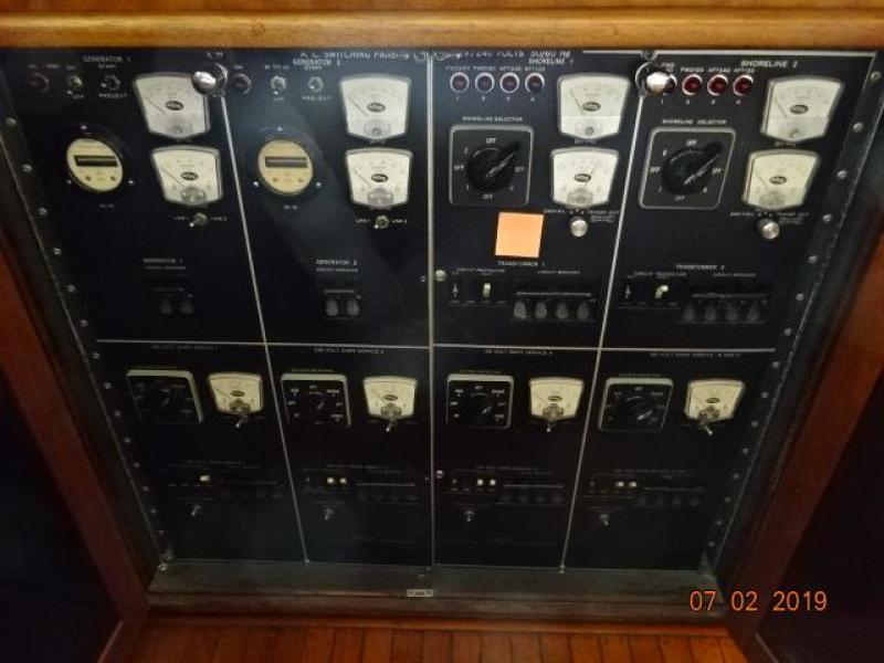 1975 Hatteras "58" LRC