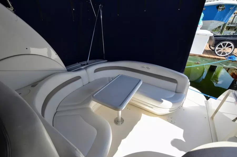 2005 Sea Ray 320 Sundancer