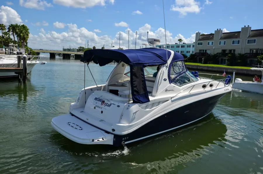 2005 Sea Ray 320 Sundancer