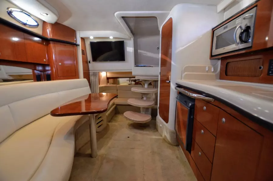 2005 Sea Ray 320 Sundancer