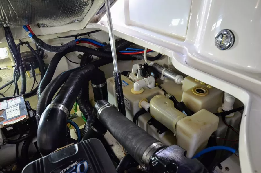 2005 Sea Ray 320 Sundancer