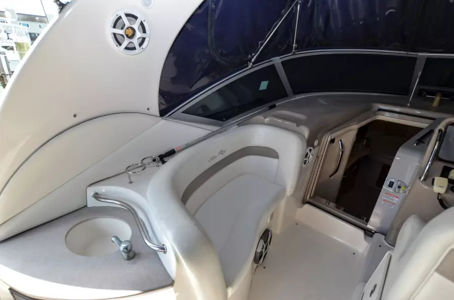 2005 Sea Ray 320 Sundancer