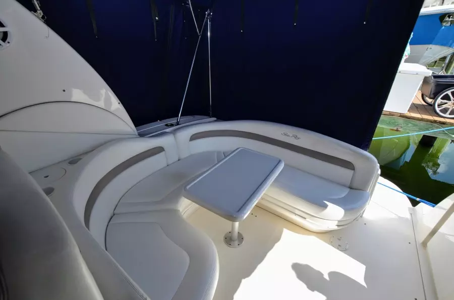 2005 Sea Ray 320 Sundancer