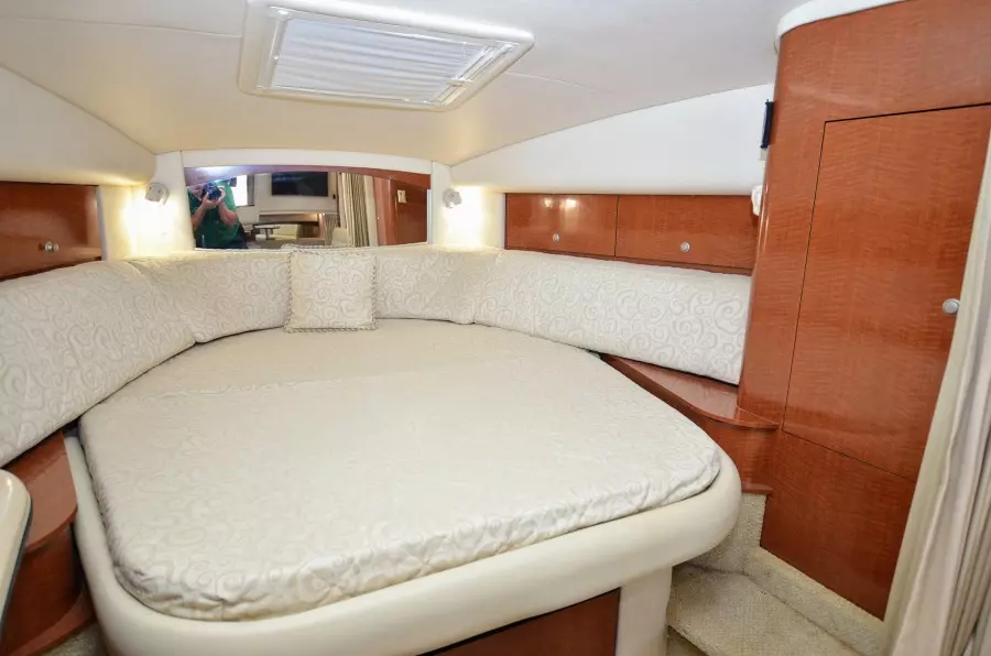 2005 Sea Ray 320 Sundancer