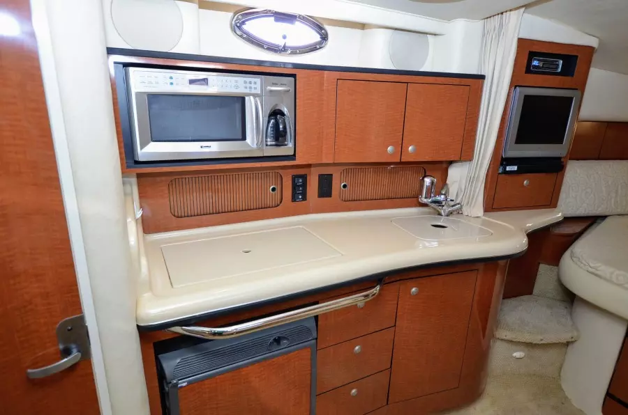 2005 Sea Ray 320 Sundancer
