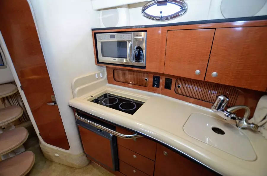 2005 Sea Ray 320 Sundancer
