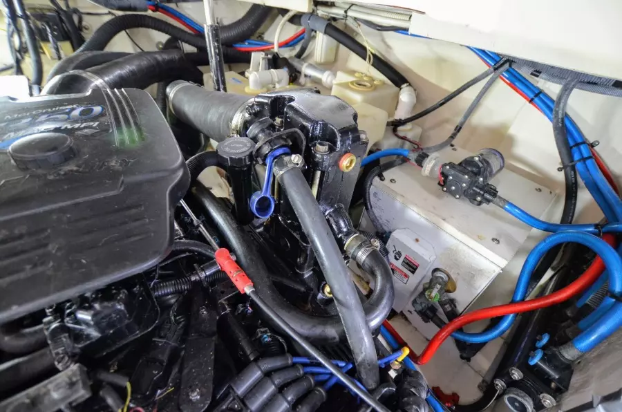 2005 Sea Ray 320 Sundancer