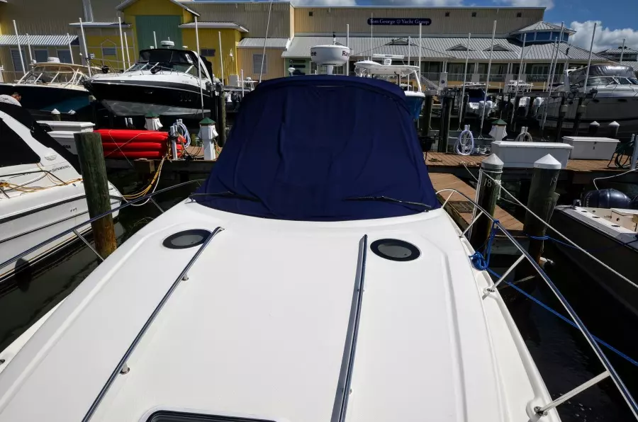 2005 Sea Ray 320 Sundancer
