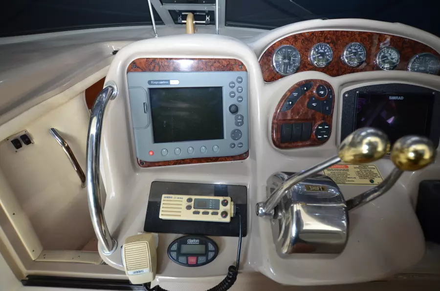 2005 Sea Ray 320 Sundancer