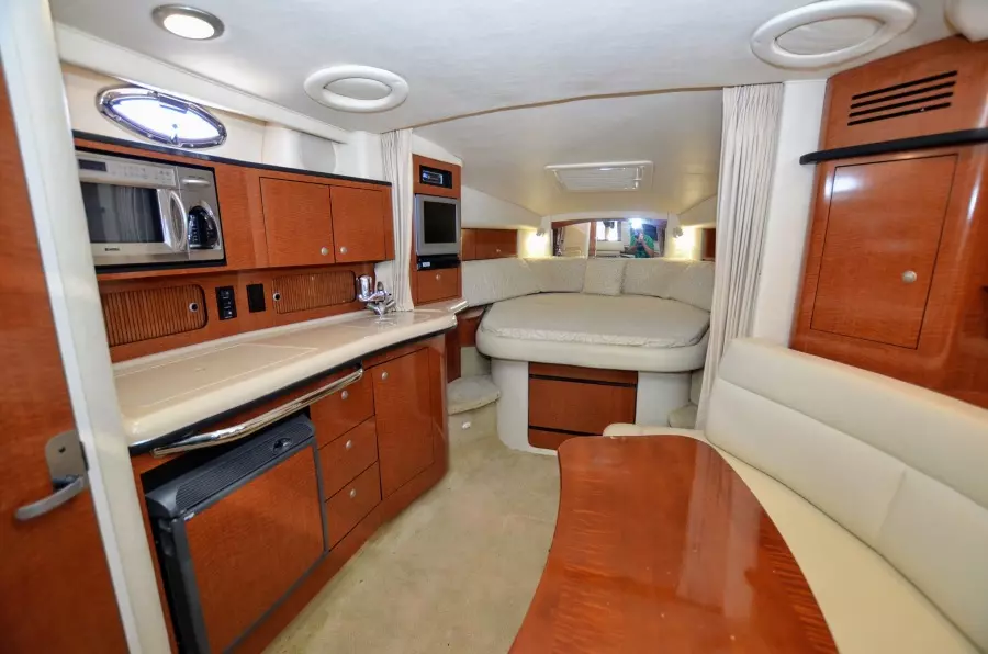 2005 Sea Ray 320 Sundancer