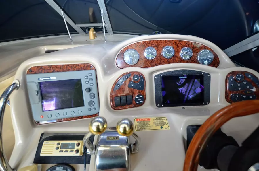 2005 Sea Ray 320 Sundancer