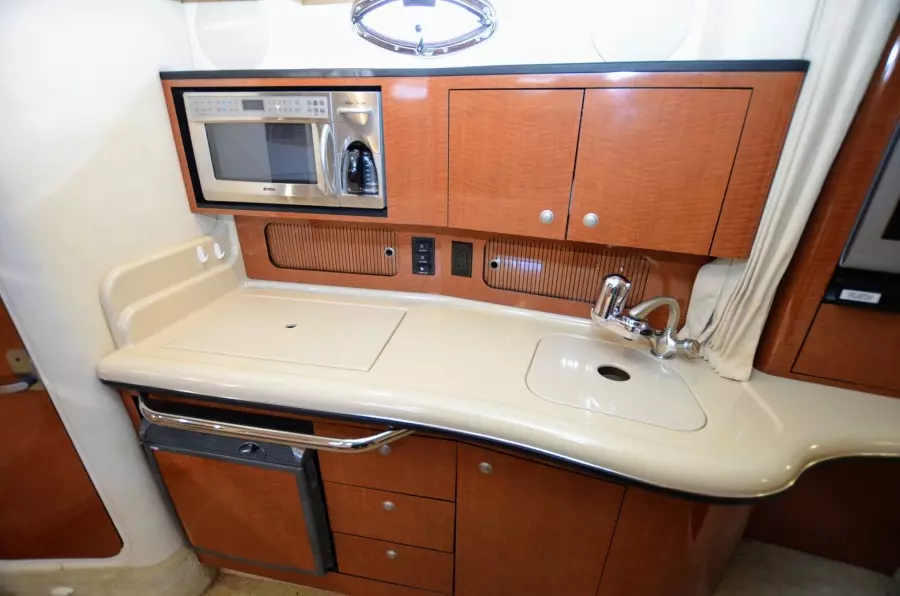 2005 Sea Ray 320 Sundancer