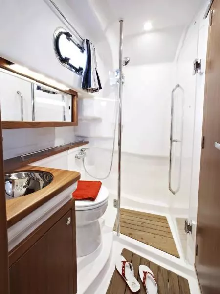 38ft Nimbus Yacht For Sale