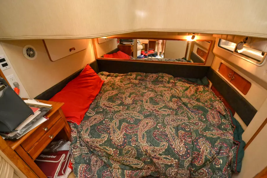 Mid Cabin