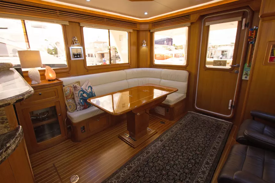 Salon Starboard