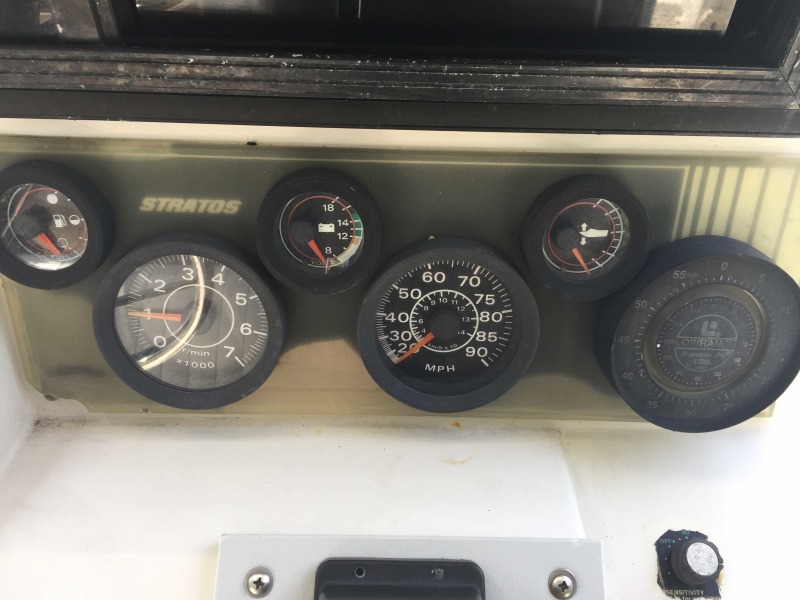 1991 Stratos 20 Center Console