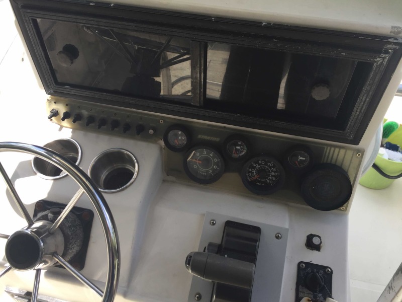 1991 Stratos 20 Center Console