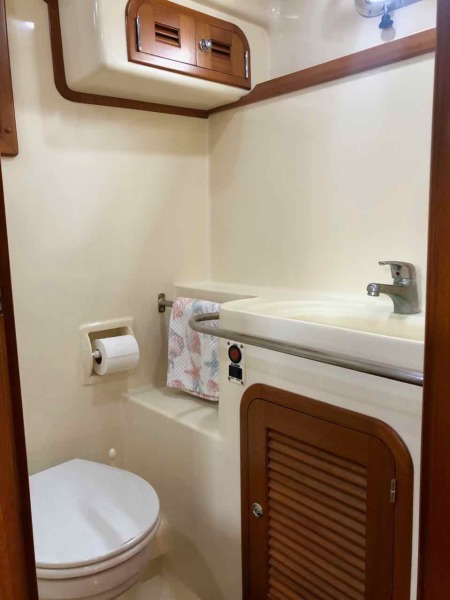 2005 Heritage East Sundeck Trawler