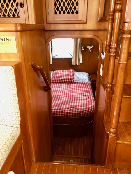 2005 Heritage East Sundeck Trawler