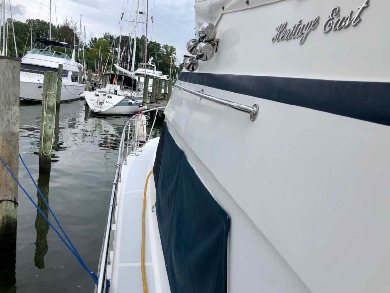 2005 Heritage East Sundeck Trawler