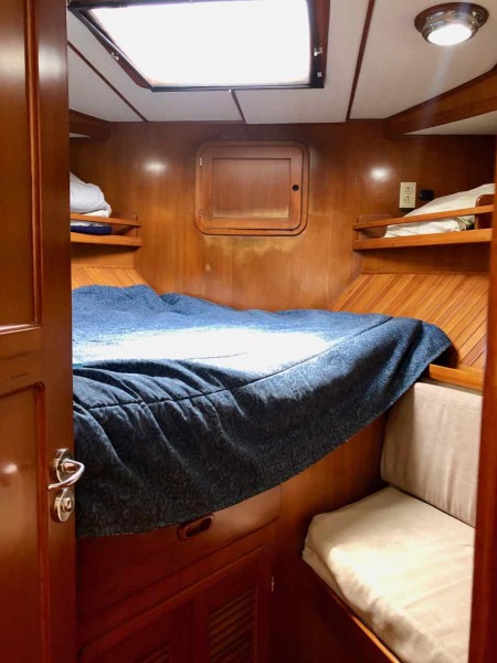 2005 Heritage East Sundeck Trawler