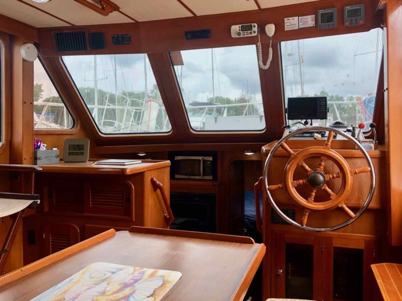 2005 Heritage East Sundeck Trawler