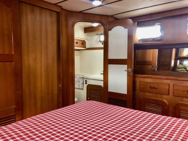 2005 Heritage East Sundeck Trawler