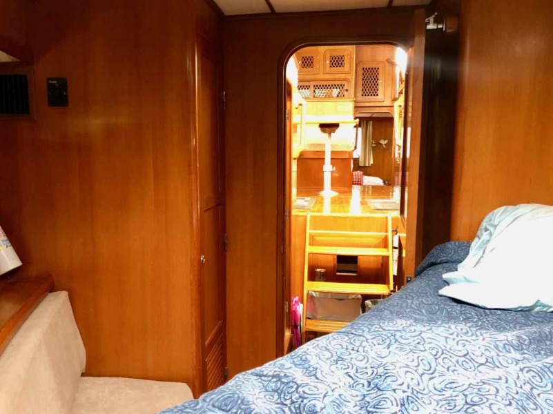 2005 Heritage East Sundeck Trawler
