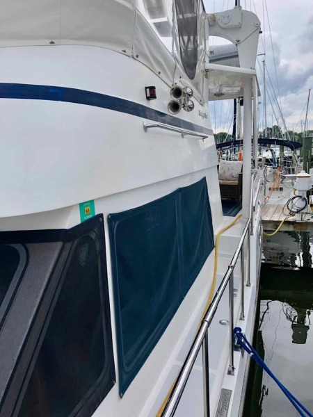 2005 Heritage East Sundeck Trawler