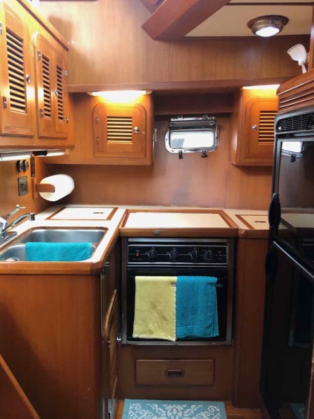 2005 Heritage East Sundeck Trawler