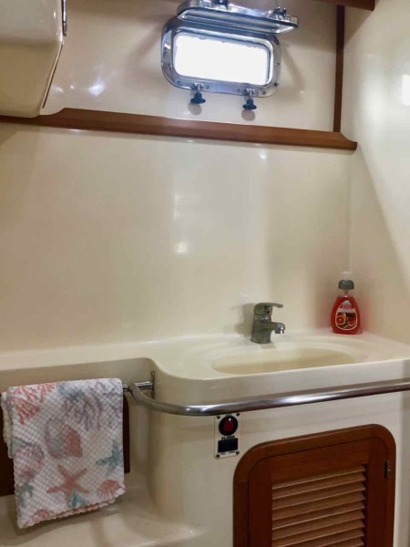2005 Heritage East Sundeck Trawler