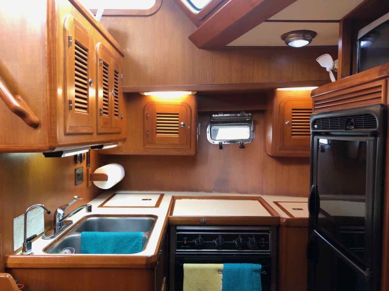 2005 Heritage East Sundeck Trawler