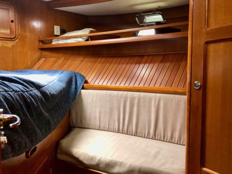 2005 Heritage East Sundeck Trawler