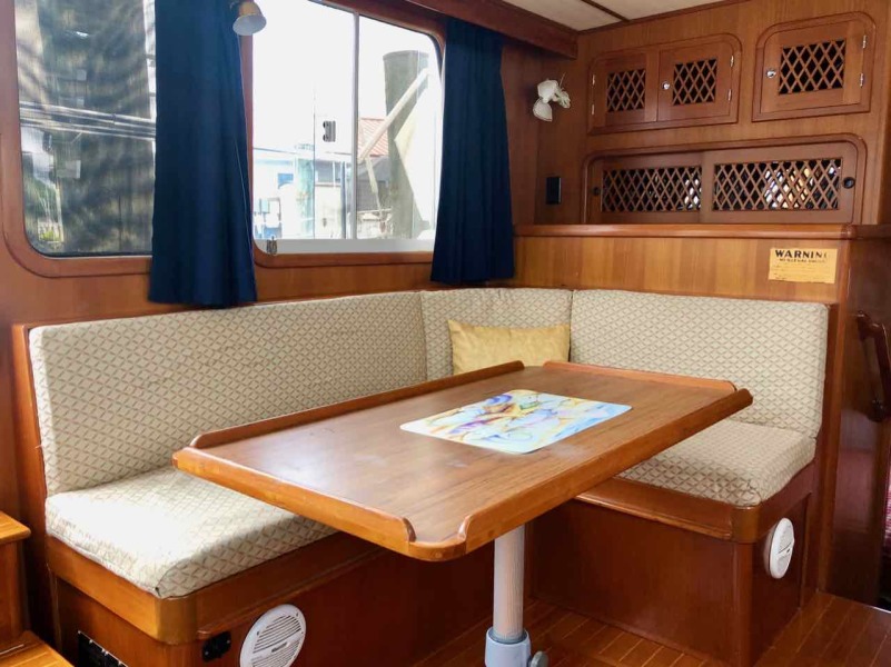 2005 Heritage East Sundeck Trawler