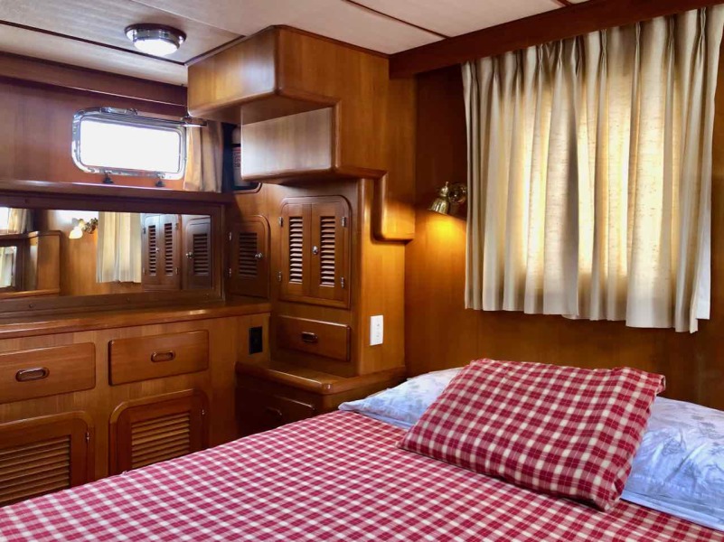 2005 Heritage East Sundeck Trawler