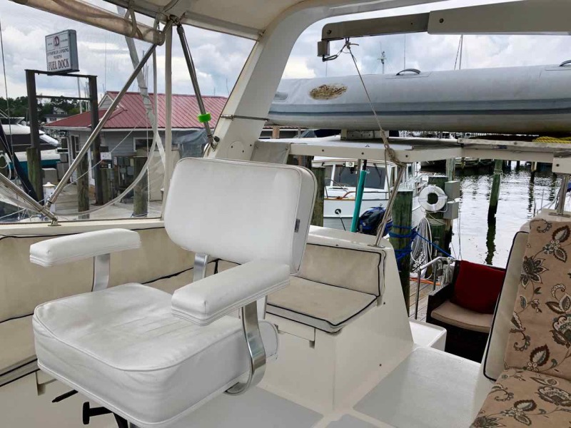 2005 Heritage East Sundeck Trawler