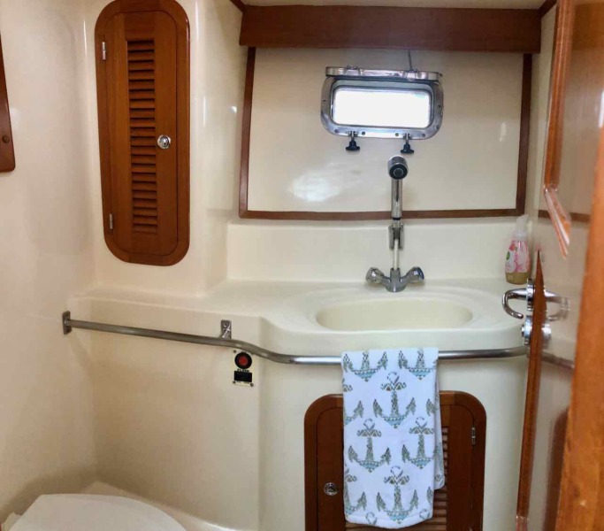 2005 Heritage East Sundeck Trawler