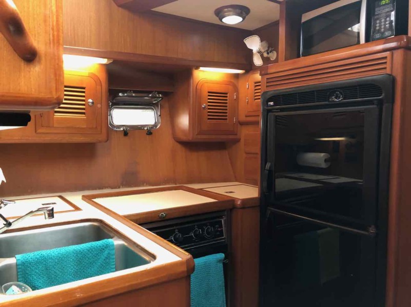2005 Heritage East Sundeck Trawler